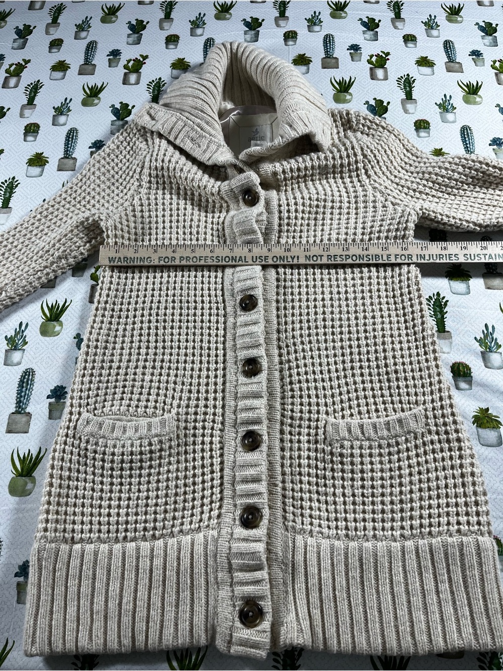 Aerie Large Knit Beige Button-Front Women's Sweater Cardigan Size Medium Pockets - Picture 9 of 14